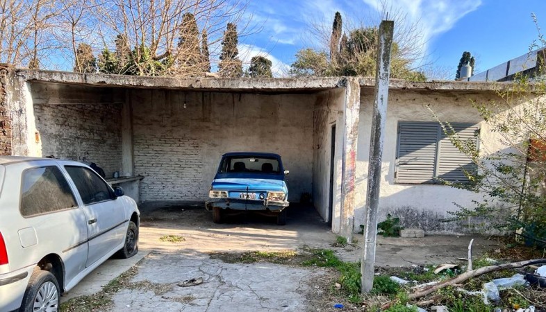 LOTE CON MEJORAS EN JOSÉ C. PAZ
