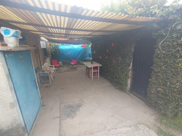 CASA EN VENTA CON LOCAL Y FONDO LIBRE CON DEPOSITO, TORTUGUITAS.