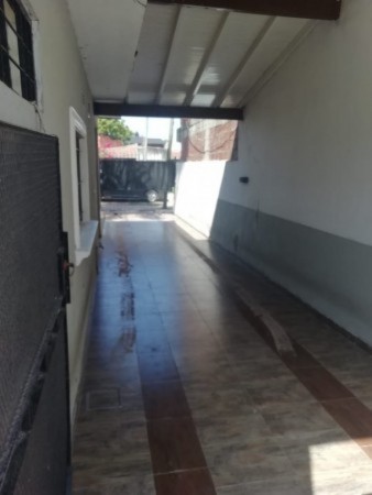 CASA 4 AMBIENTES EN VENTA - JOSE C PAZ