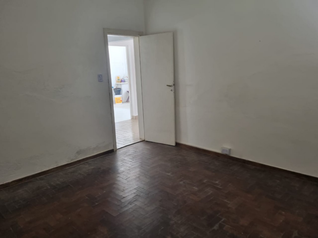 VENTA CASA 4 AMBIENTES CON PARQUE EN VILLA MORRA PILAR