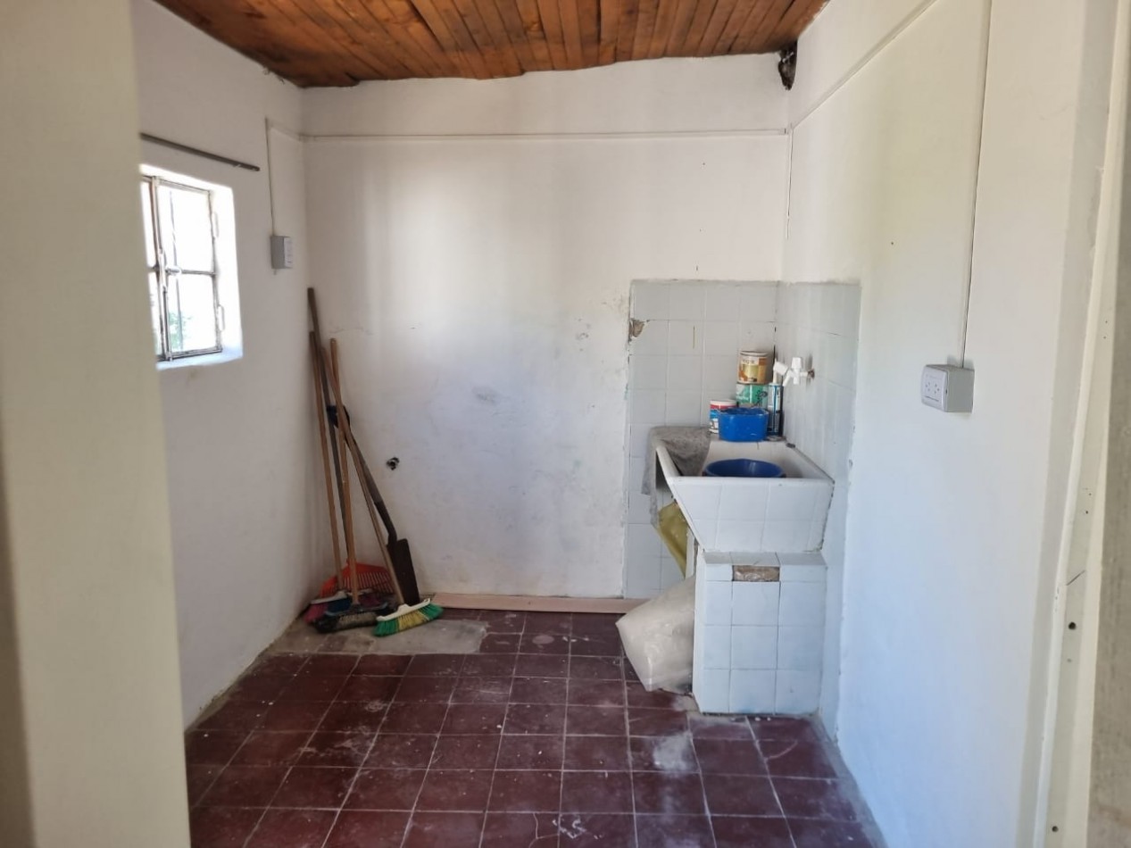 VENTA CASA 4 AMBIENTES CON PARQUE EN VILLA MORRA PILAR