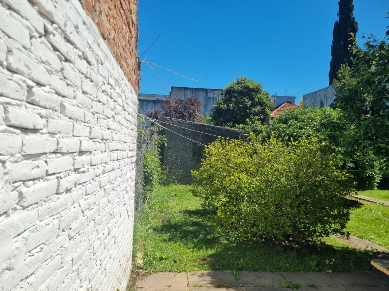 VENTA CASA 4 AMBIENTES CON PARQUE EN VILLA MORRA PILAR