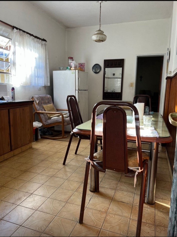 CASA EN PH EN VENTA - 4 AMBIENTES CON PATIO EN VICENTE LOPEZ