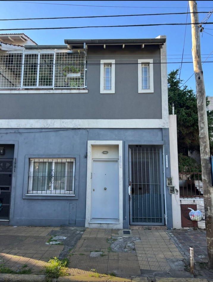 CASA EN PH EN VENTA - 4 AMBIENTES CON PATIO EN VICENTE LOPEZ