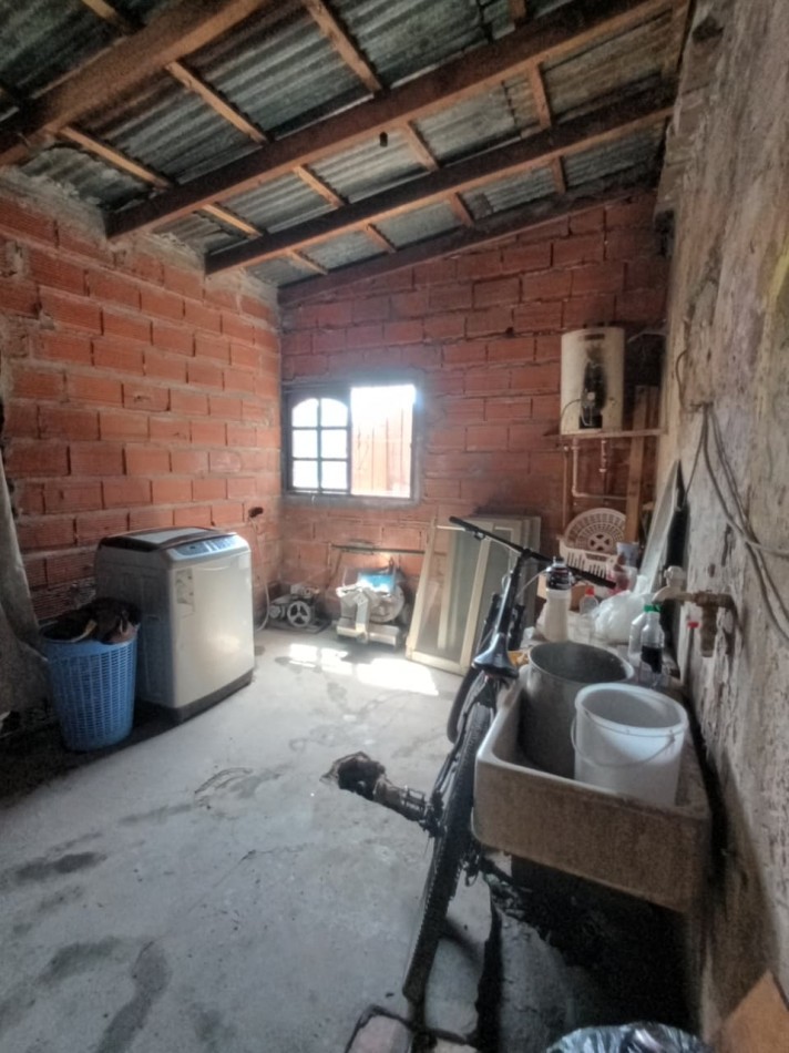 CASA EN VENTA 6 AMB EN CUARTEL V, MORENO