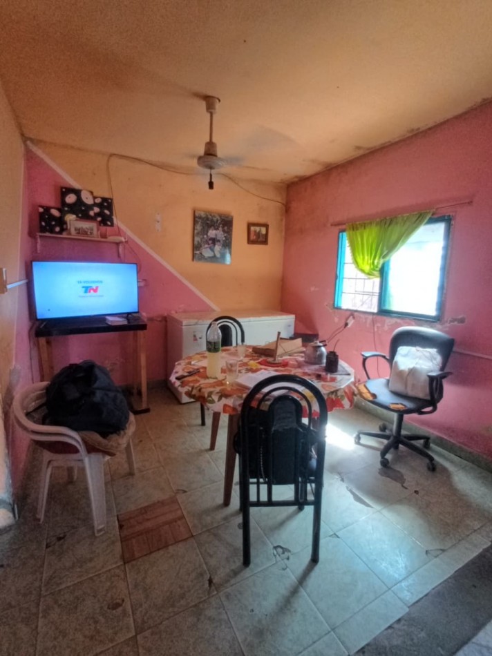 CASA EN VENTA 6 AMB EN CUARTEL V, MORENO