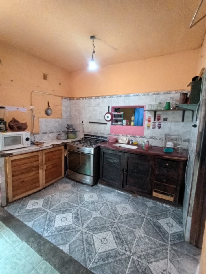 CASA EN VENTA 6 AMB EN CUARTEL V, MORENO