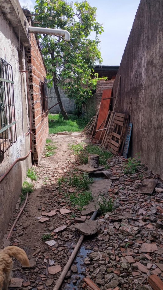 CASA EN VENTA 6 AMB EN CUARTEL V, MORENO