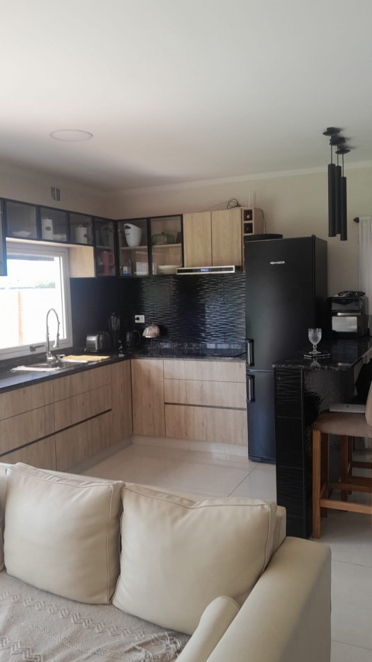 Casa 5 Ambientes Amoblada en Alquiler en el barrio El Overo, Villa Rosa, Pilar