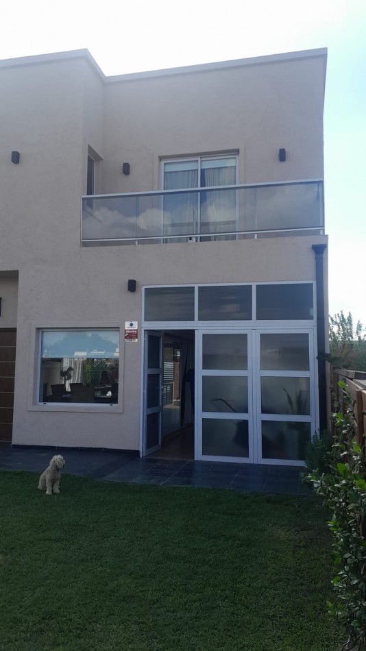 Casa 5 Ambientes Amoblada en Alquiler en el barrio El Overo, Villa Rosa, Pilar