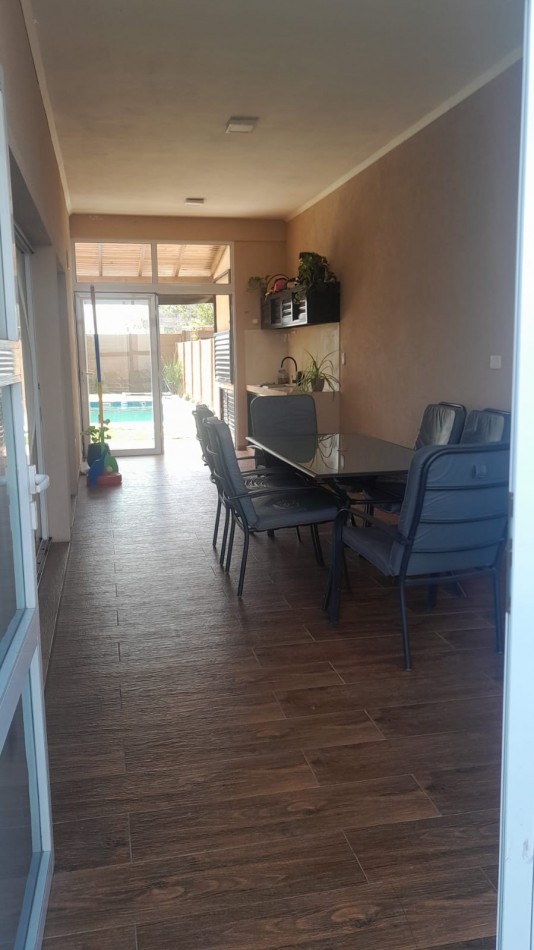 Casa 5 Ambientes Amoblada en Alquiler en el barrio El Overo, Villa Rosa, Pilar