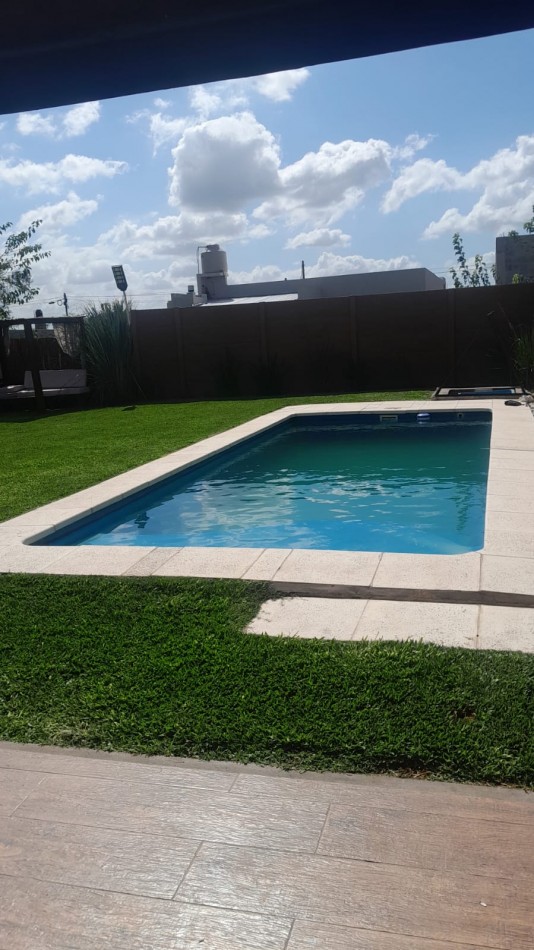 Casa 5 Ambientes Amoblada en Alquiler en el barrio El Overo, Villa Rosa, Pilar