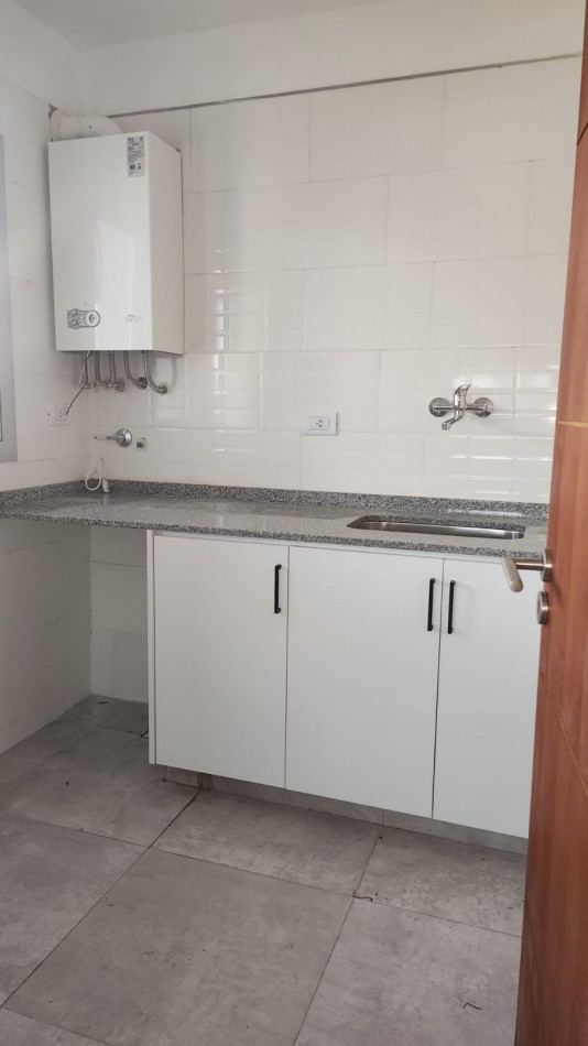 VENTA CASA 4 AMBIENTES BARRIO SANTA LUCIA PILAR DEL ESTE