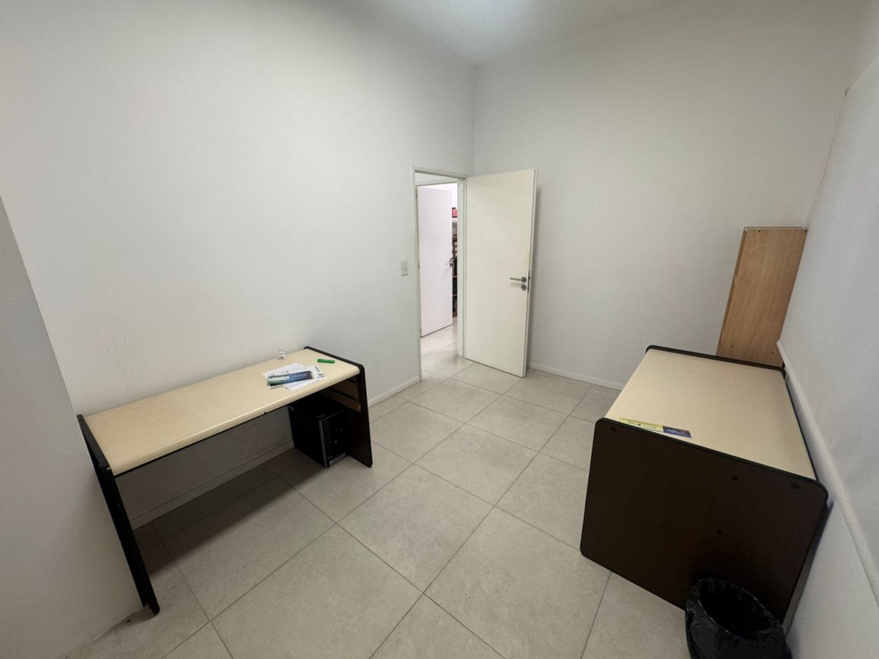 LOCAL COMERCIAL EN ALQUILER - EXCELENTE UBICACION EN PILAR - A METROS DE PANAMERICANA Y RUTA 25