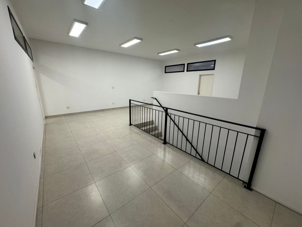 LOCAL COMERCIAL EN ALQUILER - EXCELENTE UBICACION EN PILAR - A METROS DE PANAMERICANA Y RUTA 25
