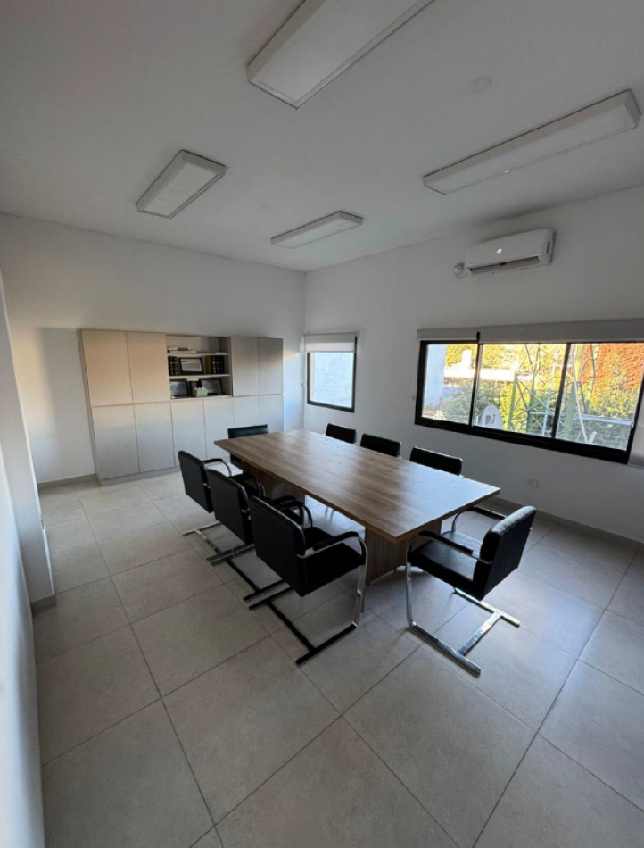 LOCAL COMERCIAL EN ALQUILER - EXCELENTE UBICACION EN PILAR - A METROS DE PANAMERICANA Y RUTA 25