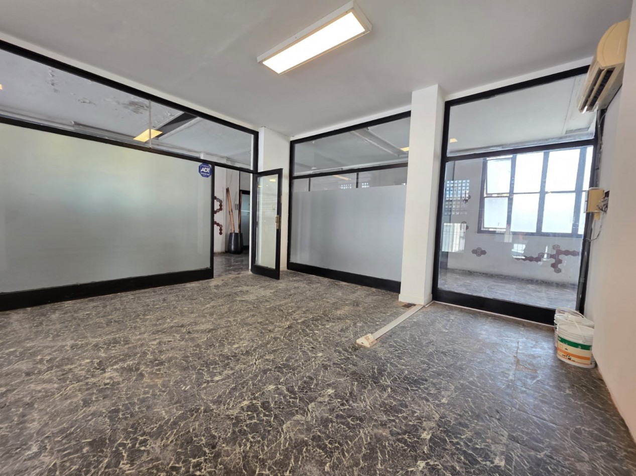 LOCAL COMERCIAL A LA CALLE EN ALQUILER - GALERIA TUCMA, PILAR
