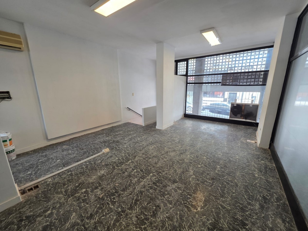 LOCAL COMERCIAL A LA CALLE EN ALQUILER - GALERIA TUCMA, PILAR