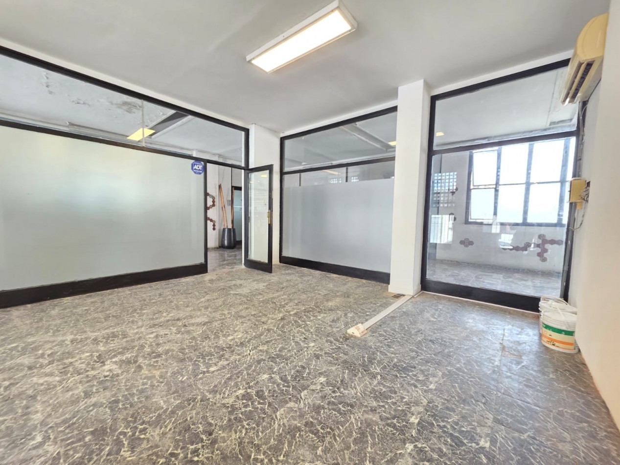 LOCAL COMERCIAL A LA CALLE EN ALQUILER - GALERIA TUCMA, PILAR