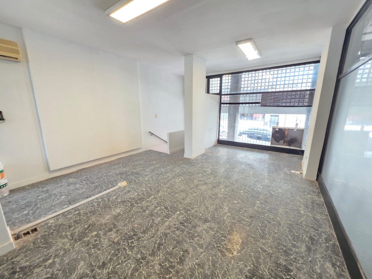 LOCAL COMERCIAL A LA CALLE EN ALQUILER - GALERIA TUCMA, PILAR