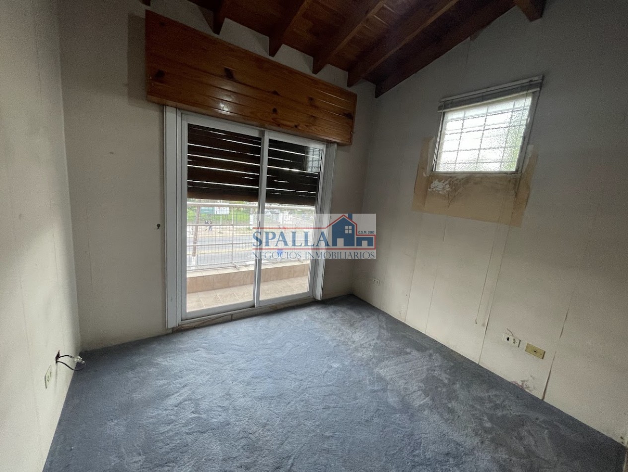 VENTA DEPOSITO COMERCIAL CON VIVIENDA Y LOTE EN PILAR - ZONIFICACION UR4