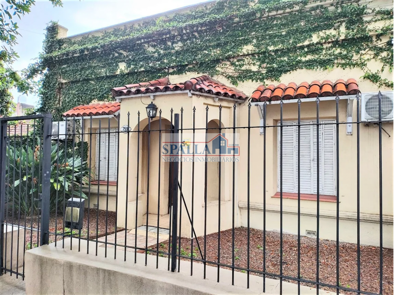 ALQUILER CASA 4 AMBIENTES USO COMERCIAL APTO OFICINA, CONSULTORIO, PILAR CENTRO
