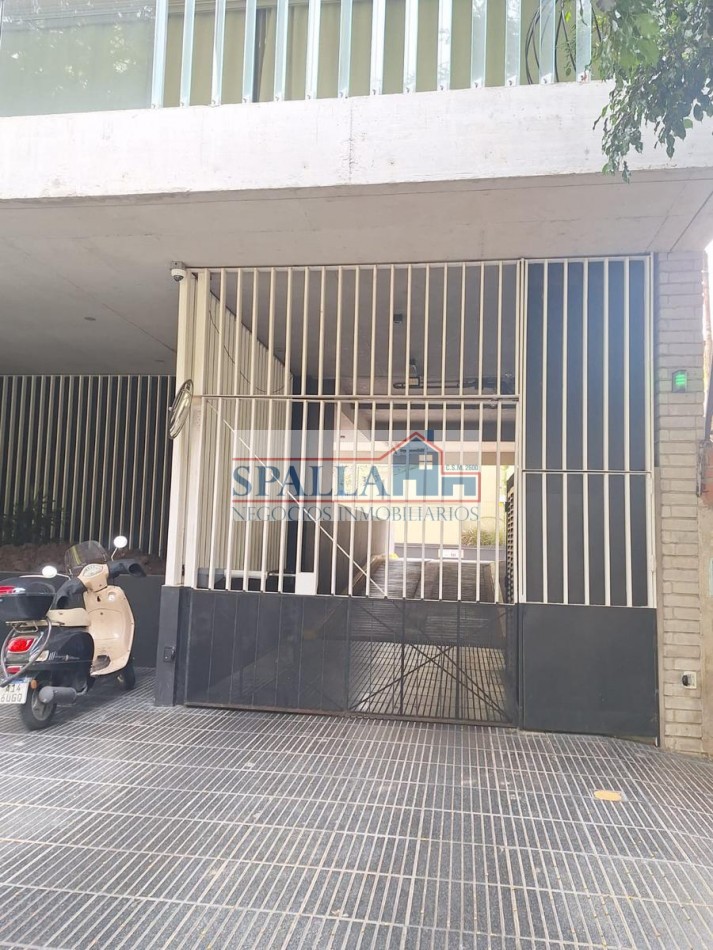 Venta de Cochera con baulera en el edificio DOMUS 2222, Olivos