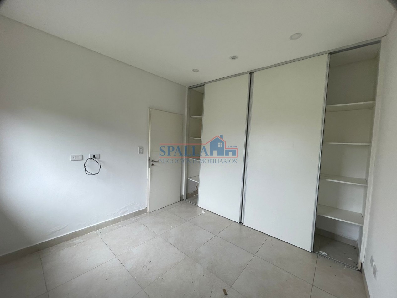 ALQUILER DEPARTAMENTO DOS AMBIENTES AMPLIO CON PARRILLA Y JARDIN