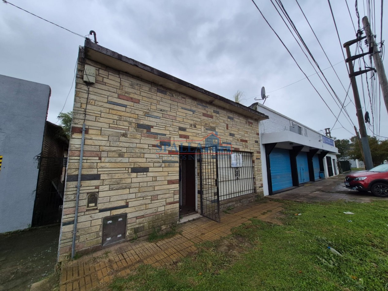 VENTA CASA 3 AMBIENTES SOBRE RUTA 25 MATHEU ESCOBAR IDEAL USO COMERCIAL