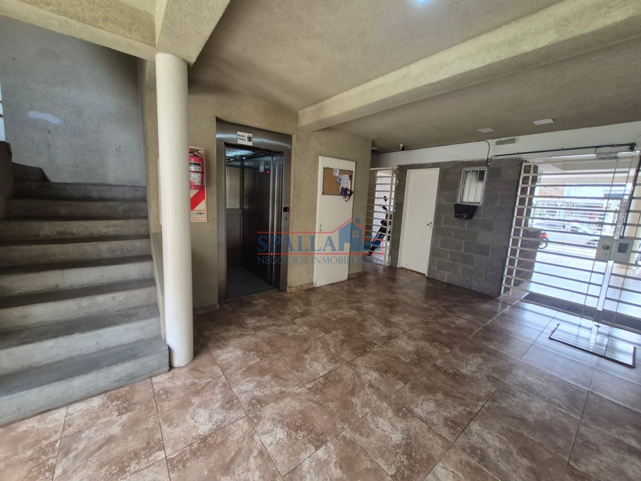 VENTA MONOAMBIENTE AMPLIO CON ENTREPISO PILAR CENTRO APTO CREDITO