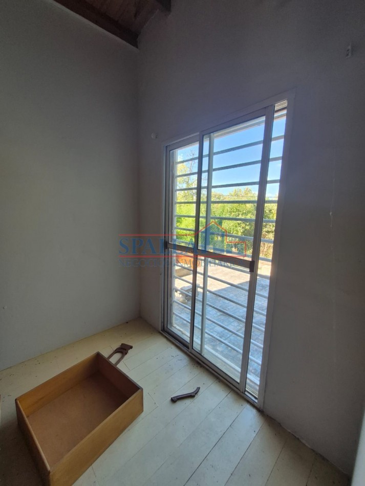 ALQUILER CASA 4 AMBIENTES CON PILETA EN BARRIO PELLEGRINI 3 EN PILAR SIN EXPENSAS