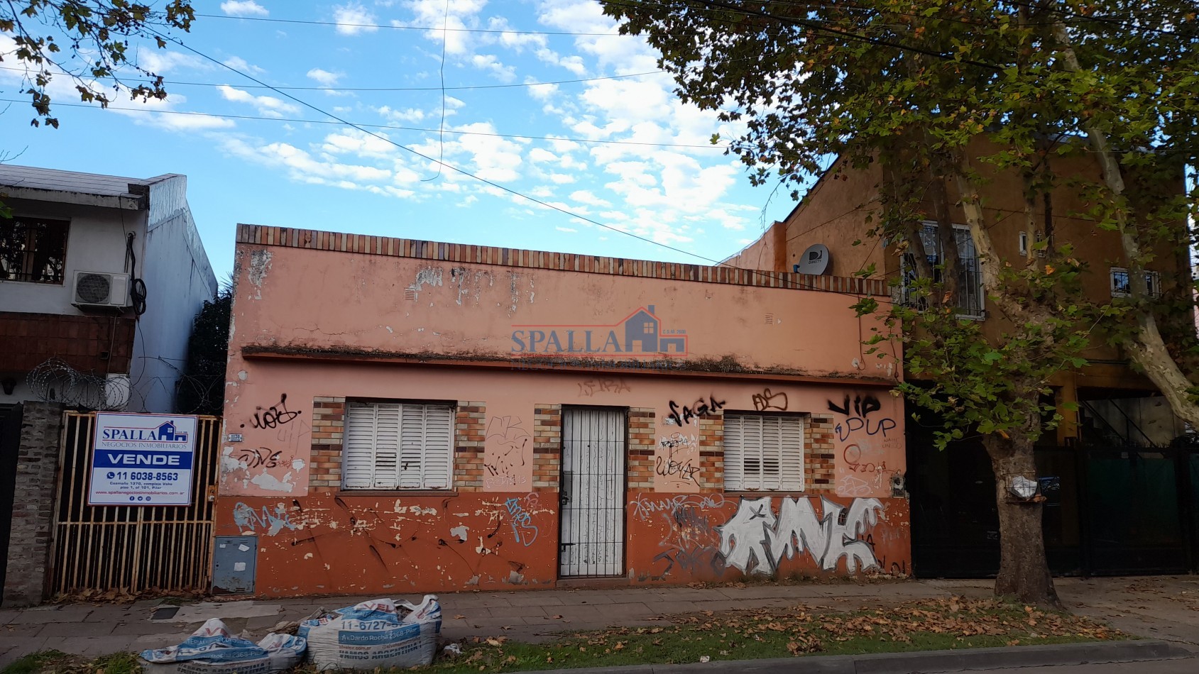 VENTA CASA 3 AMBIENTES EN PILAR CENTRO CON LOTE GRANDE -ZONIFICACION UR 1 - IDEAL DESARROLLO