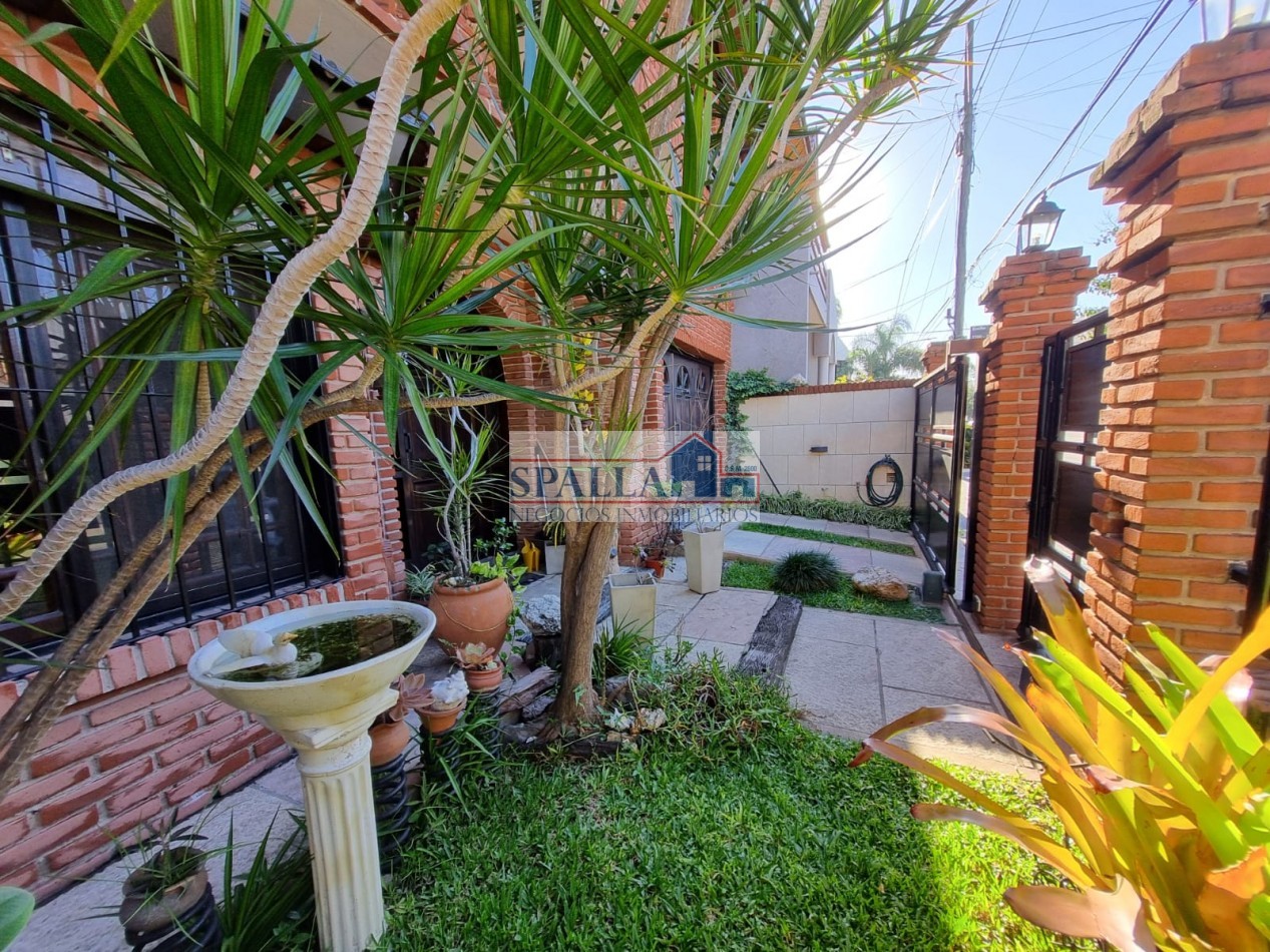 IMPONENTE CASA EN EL CORAZON DE BARRIO NAON - MATADEROS - CABA