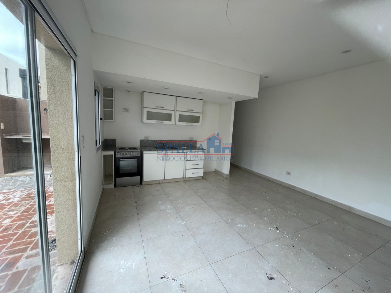 ALQUILER DEPARTAMENTO DOS AMBIENTES AMPLIO CON PARRILLA Y JARDIN