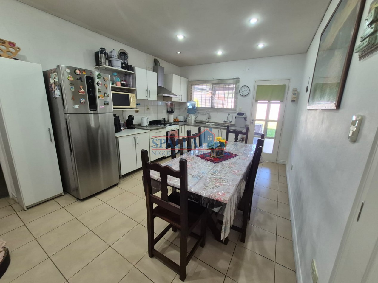 VENTA CASA 6 AMBIENTES PILAR CENTRO CON PILETA