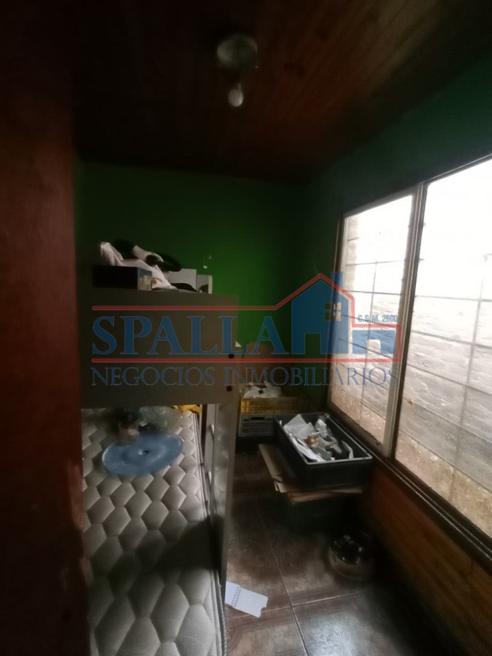 CASA EN VENTA  300 m² SOBRE LOTE PROPIO - A 200 mts RUTA 8 - LOCAL + GALPON - JOSE C. PAZ - ACEPTA FINANCIACION