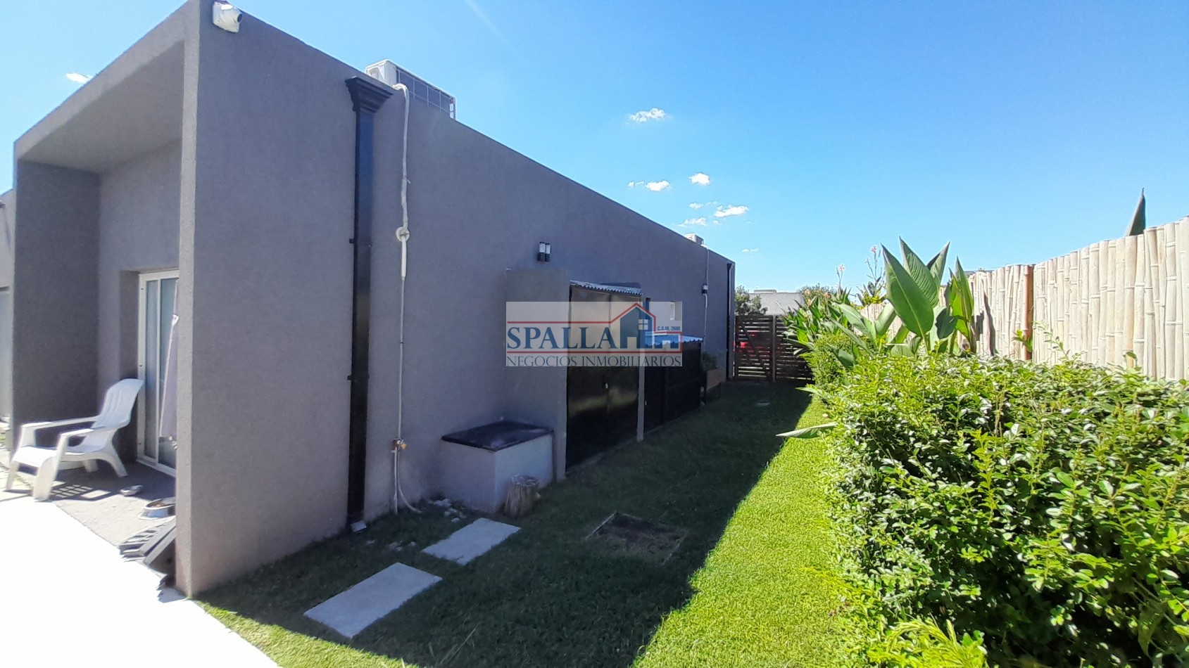 VENTA CASA LA CAÑADA - LOS ARCES PILAR, EN UNA PLANTA, LOTE CENTRAL - OPORTUNIDAD