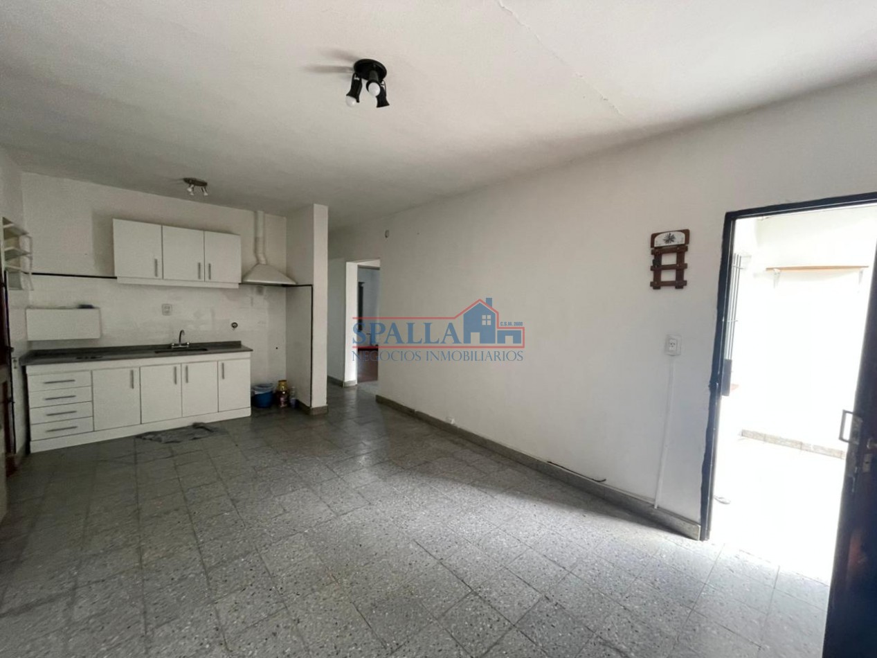 ALQUILER CASA 4 AMBIENTES CON JARDIN EN PILAR CENTRO