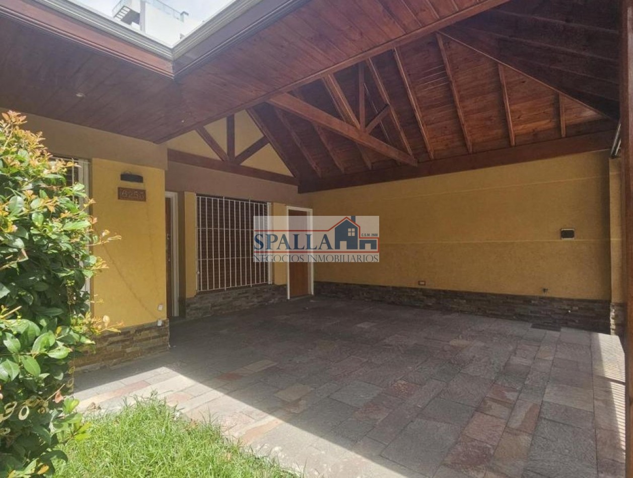 VENTA OPORTUNIDAD CASA 5 AMBIENTES CON PILETA Y QUINCHO AVELLANEDA WILDE - APTO CREDITO