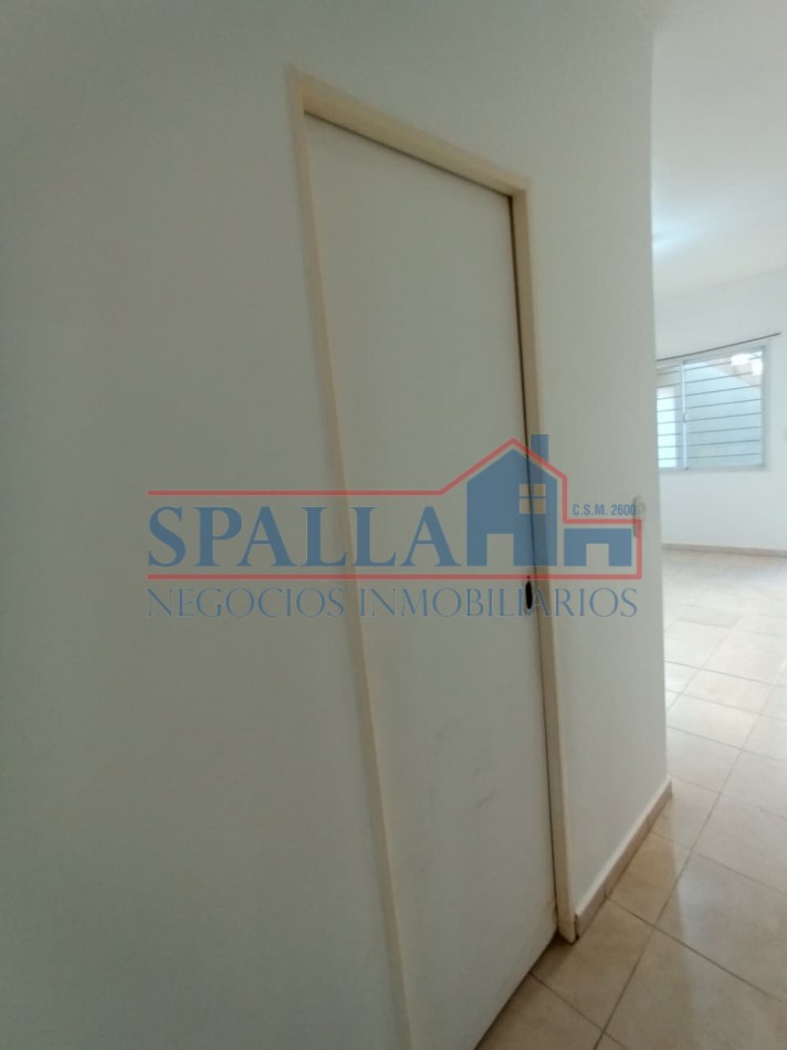 VENTA DE DEPARTAMENTO DOS AMBIENTES CON COHERA CUBIERTA , EXCELENTE UBICACION EN SAN MIGUEL