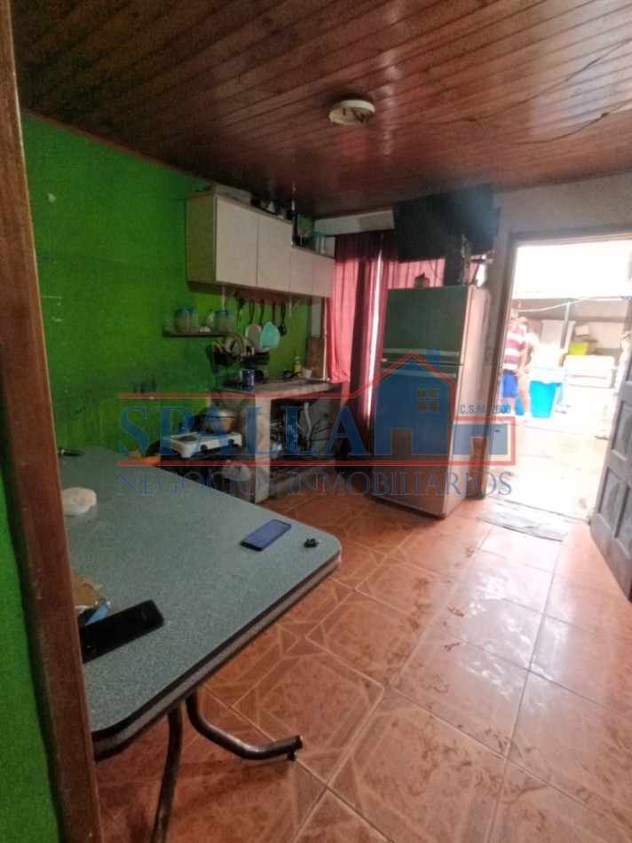 CASA EN VENTA  300 m² SOBRE LOTE PROPIO - A 200 mts RUTA 8 - LOCAL + GALPON - JOSE C. PAZ - ACEPTA FINANCIACION