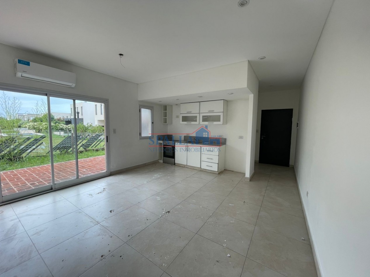 ALQUILER DEPARTAMENTO DOS AMBIENTES AMPLIO CON PARRILLA Y JARDIN