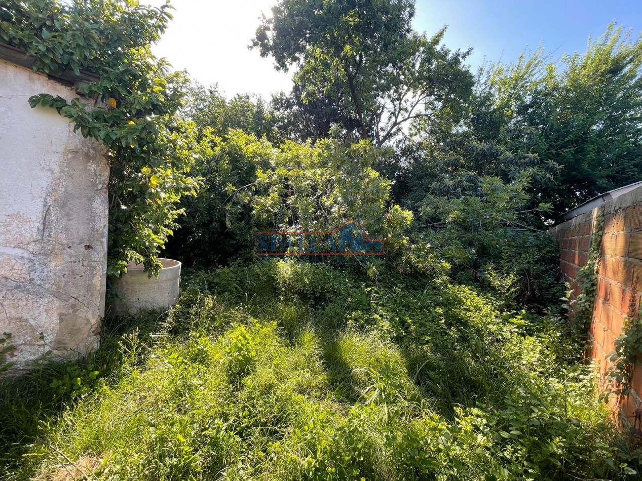 VENTA TERRENO CON CASA PILAR CENTRO A REFACCIONAR O DEMOLER UR1