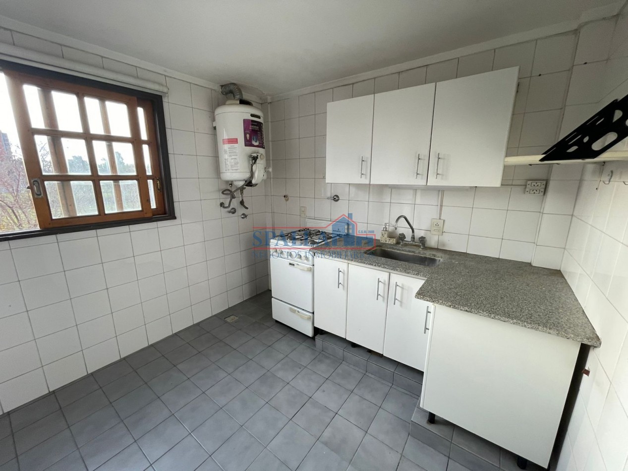 ALQUILER TRES AMBIENTES EN PILAR CENTRO CON COCHERA