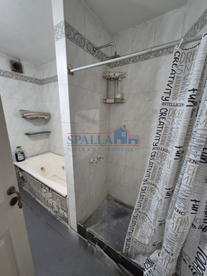 ALQUILER LOCAL COMERCIAL CON ESTACIONAMIENTO PROPIO PILAR CENTRO