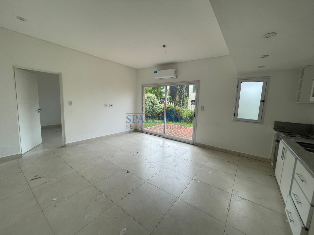 ALQUILER DEPARTAMENTO DOS AMBIENTES AMPLIO CON PARRILLA Y JARDIN