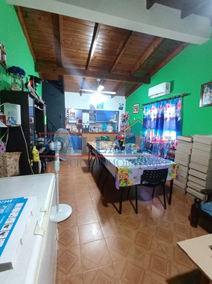 CASA EN VENTA  300 m² SOBRE LOTE PROPIO - A 200 mts RUTA 8 - LOCAL + GALPON - JOSE C. PAZ - ACEPTA FINANCIACION