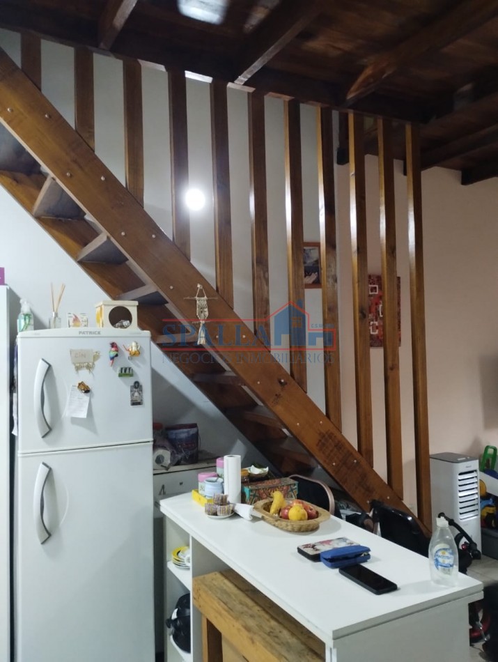 VENTA MONOAMBIENTE AMPLIO CON ENTREPISO PILAR CENTRO CON PATIO Y PILETA