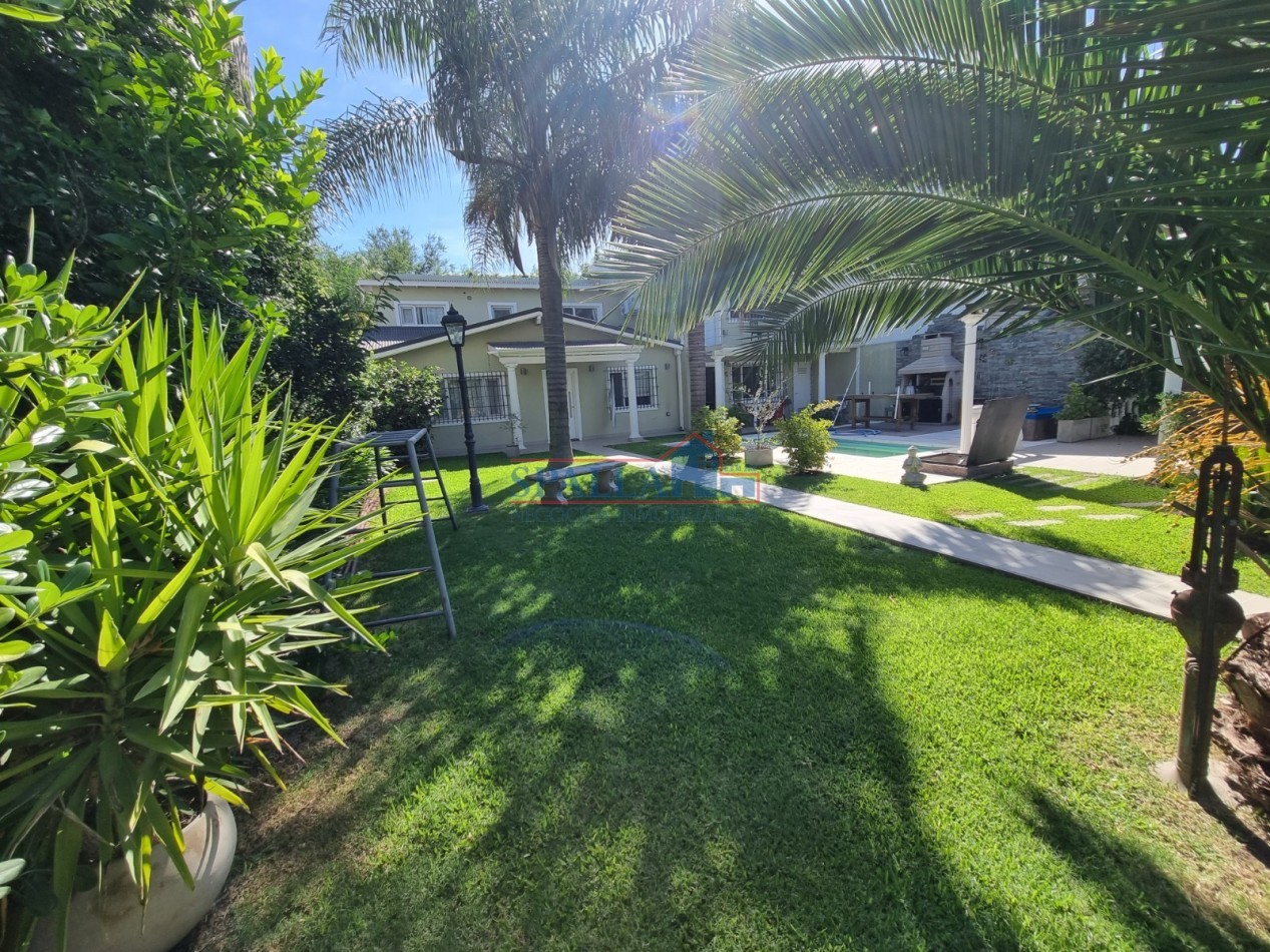 Casa 4 Ambientes con Piscina, 3 Suites y Garage Excelente Ubicacion en Pilar