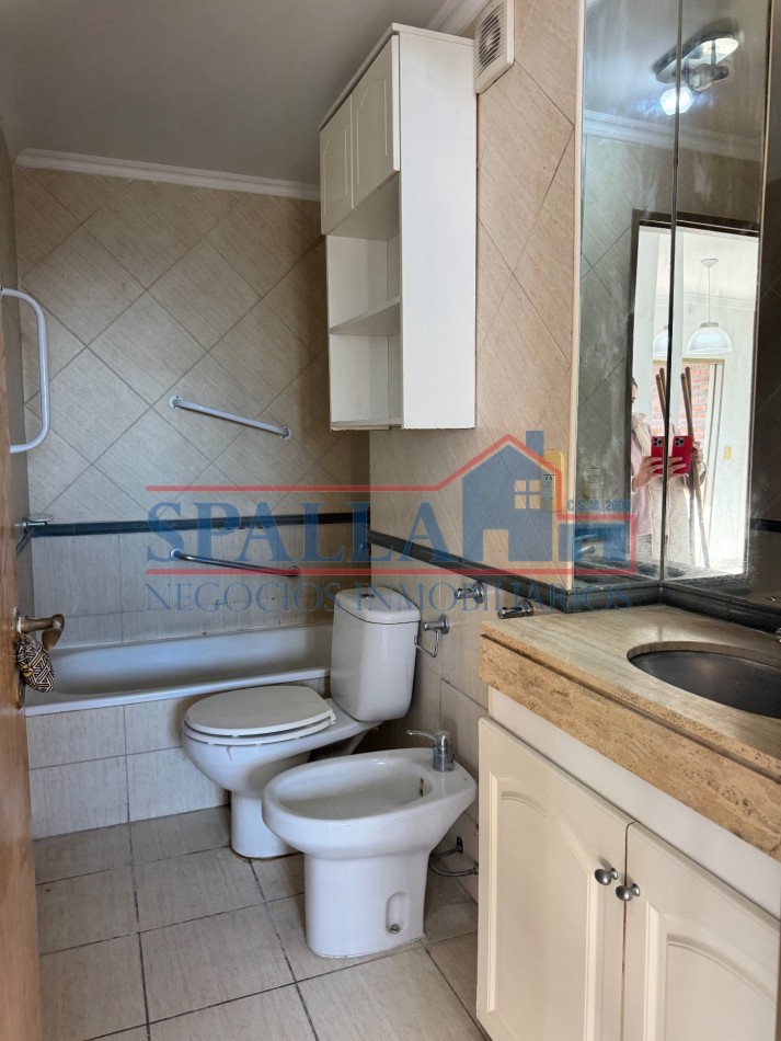 EN VENTA EXCELENTE DEPARTAMENTO DE 3 AMBIENTES EN EDIFICIO BARCELONA IV - MUÑIZ, CON CHOCHERA